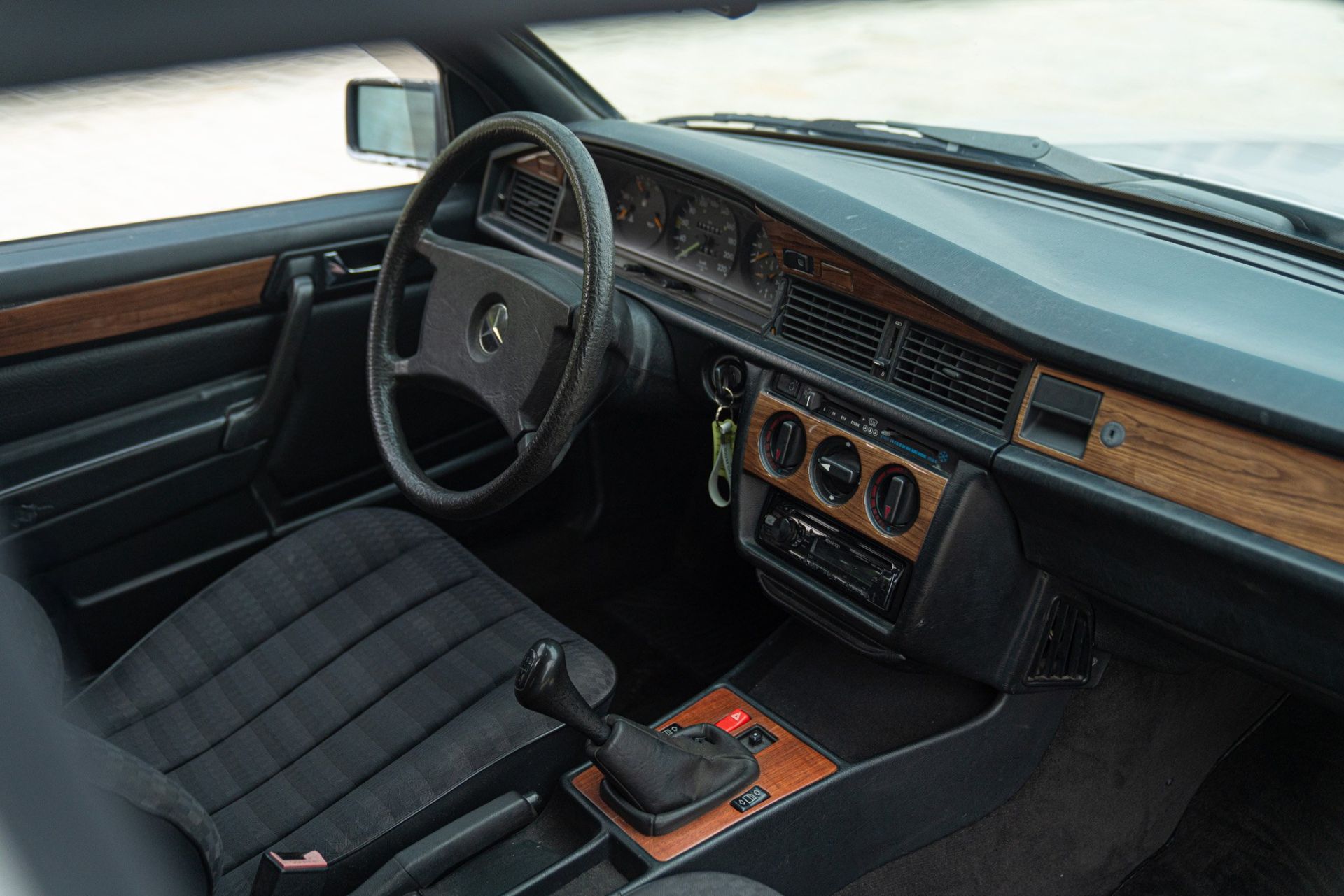 1991 MERCEDES-BENZ 190 E 1.8