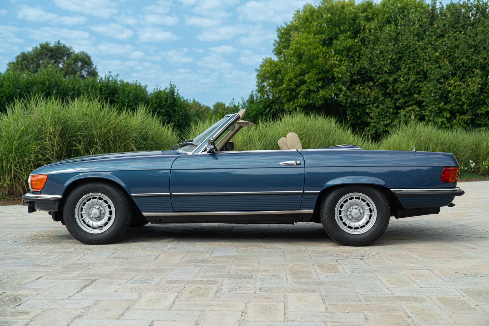 1977 MERCEDES-BENZ 450 SL