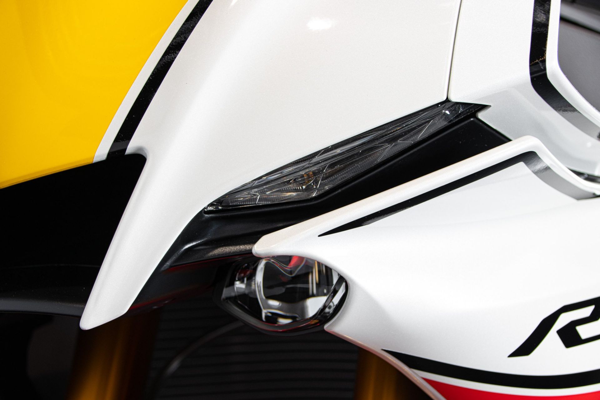 2023 YAMAHA R1 60°th ANNIVERSARIO