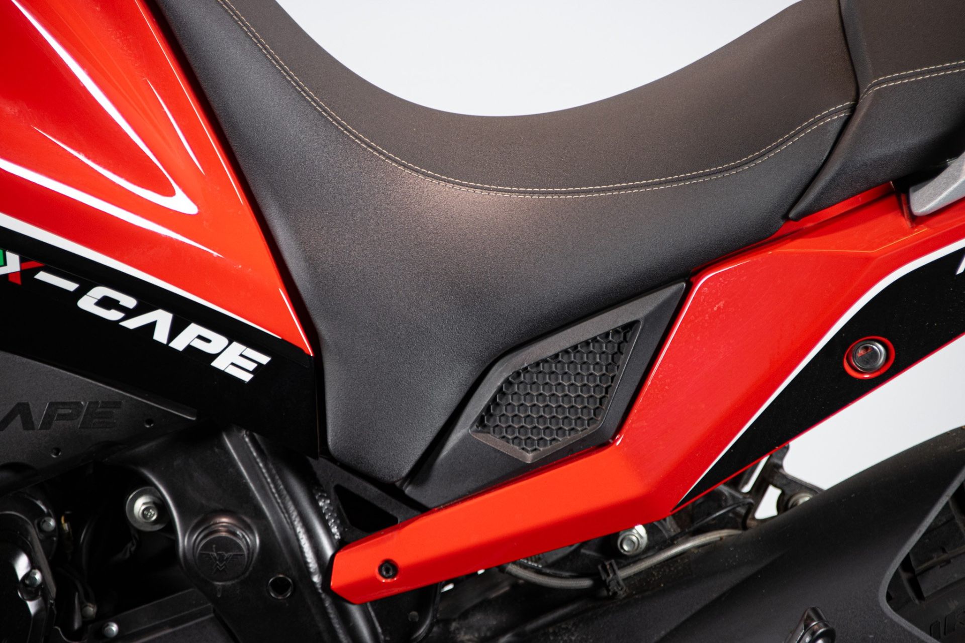 2023 MOTO MORINI X-CAPE 649