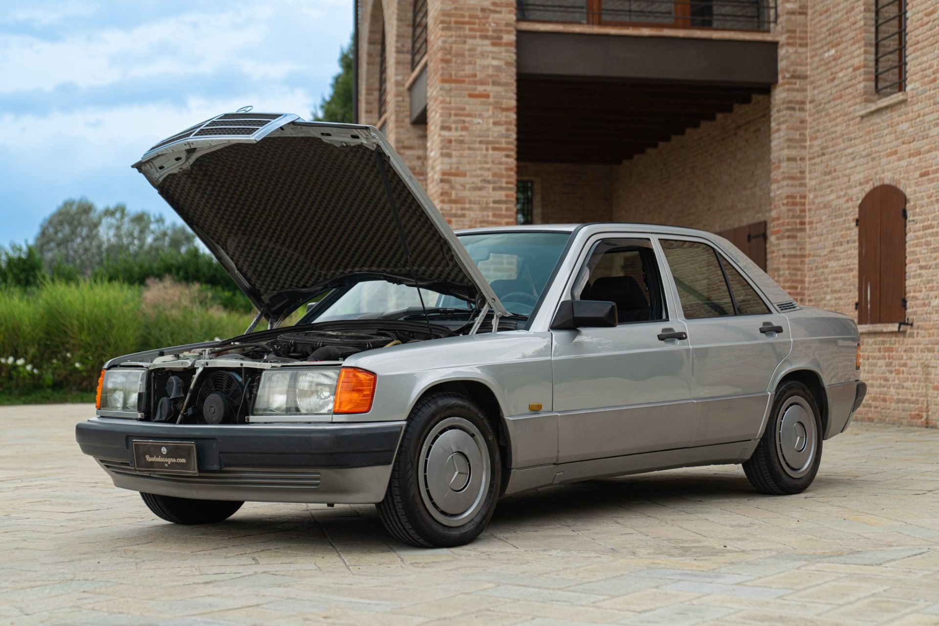 1991 MERCEDES-BENZ 190 E 1.8