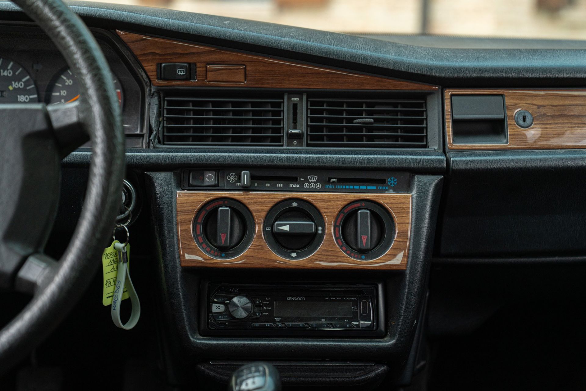 1991 MERCEDES-BENZ 190 E 1.8