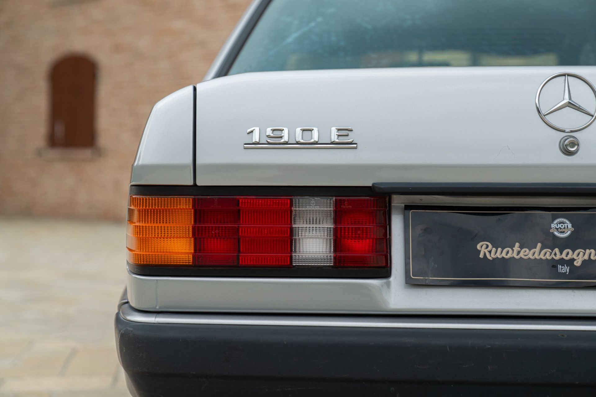 1991 MERCEDES-BENZ 190 E 1.8