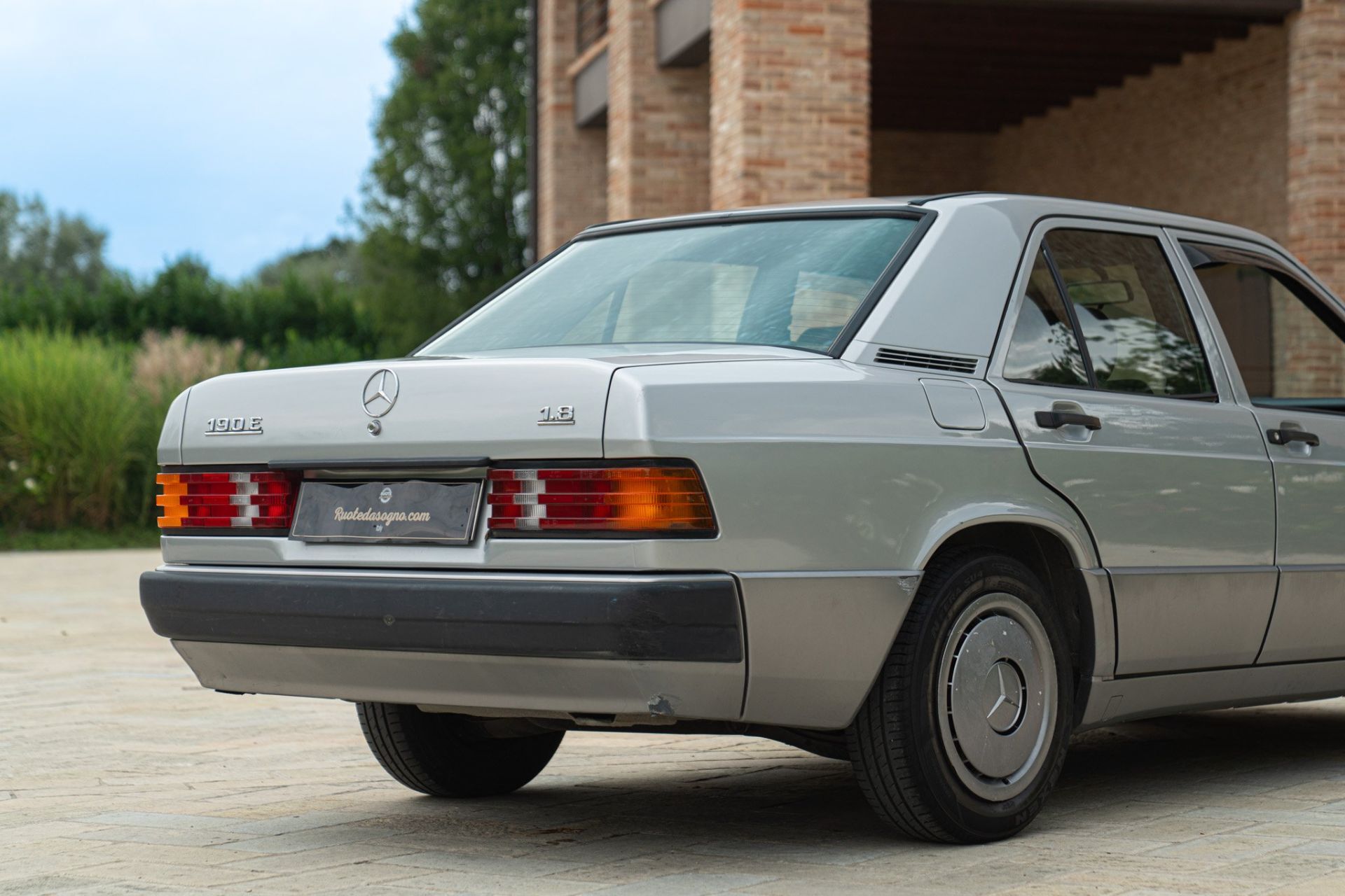 1991 MERCEDES-BENZ 190 E 1.8