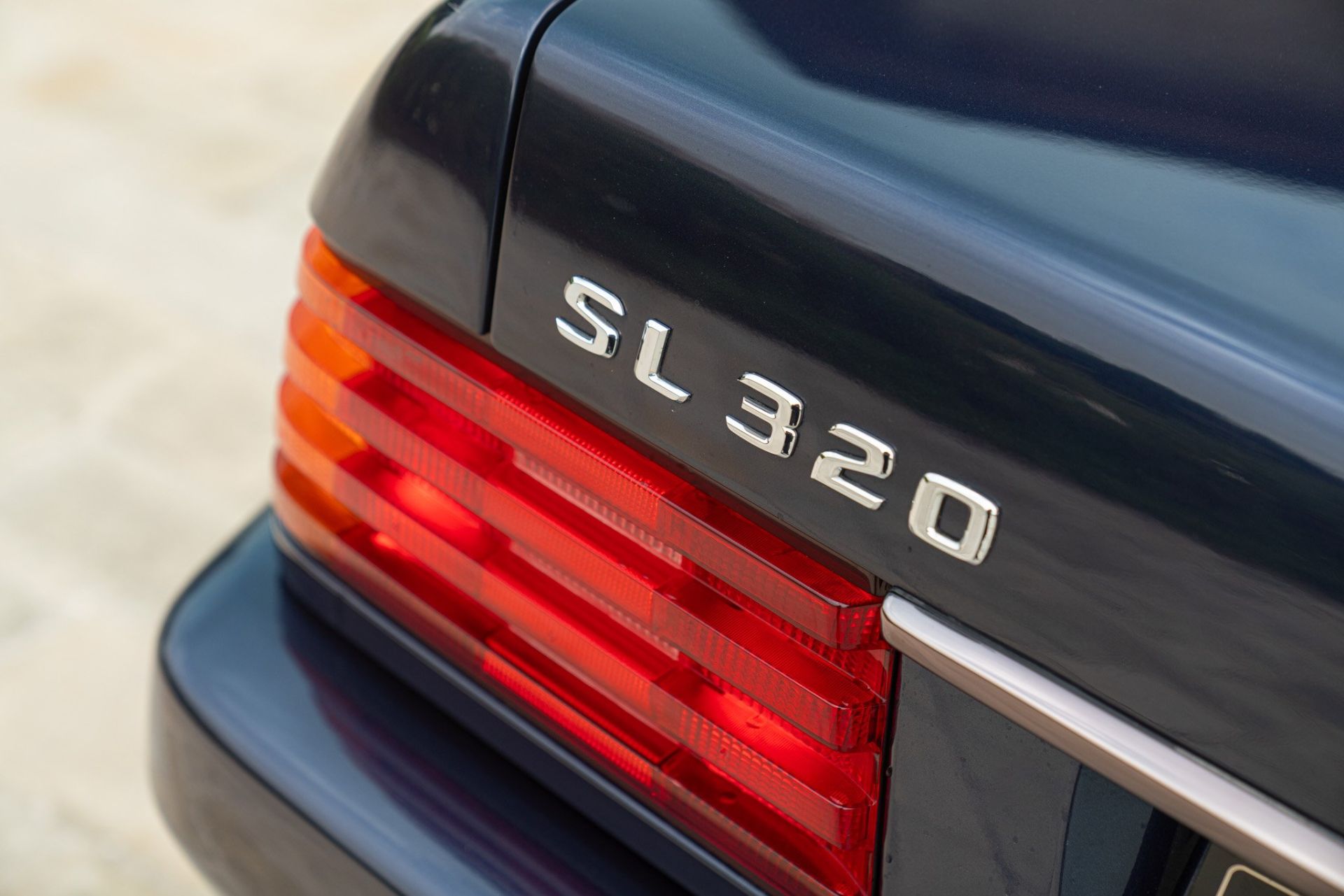 1995 Mercedes-Benz SL 320