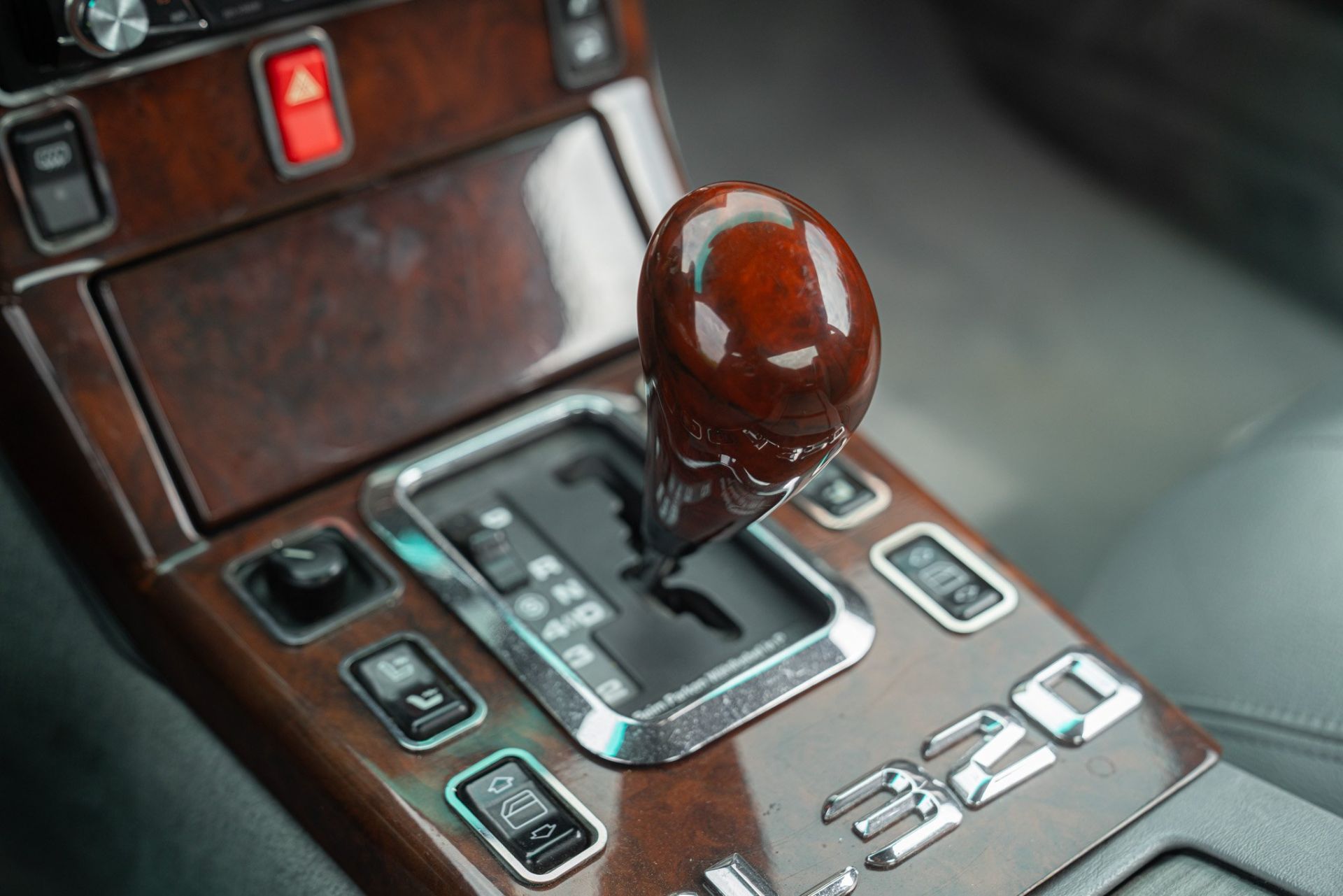 1995 Mercedes-Benz SL 320