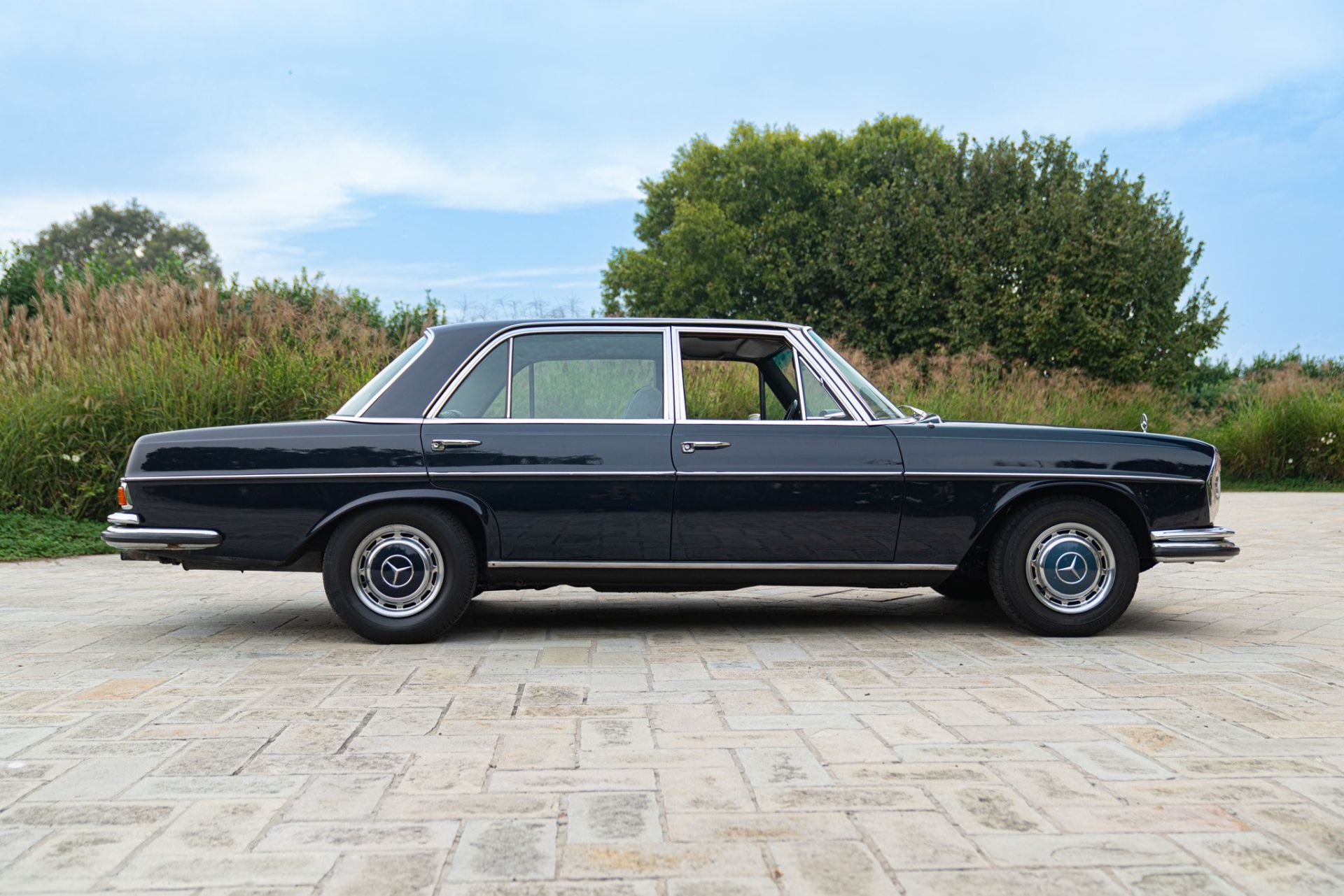 1973 MERCEDES -BENZ 300 SEL 3.5