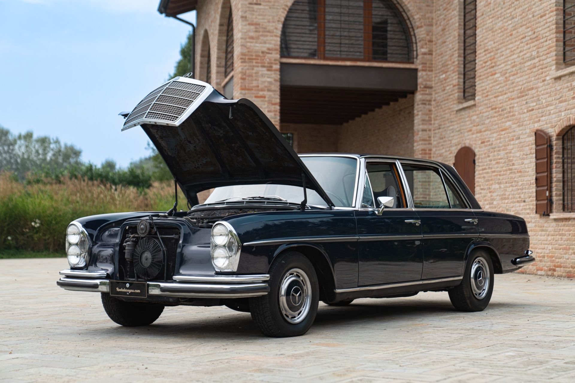 1973 MERCEDES -BENZ 300 SEL 3.5