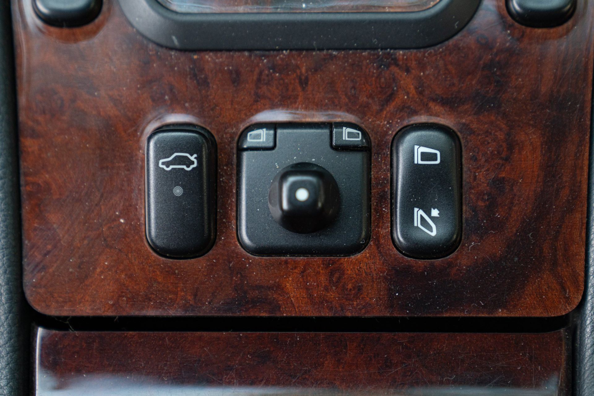 2000 MERCEDES-BENZ E430 V8