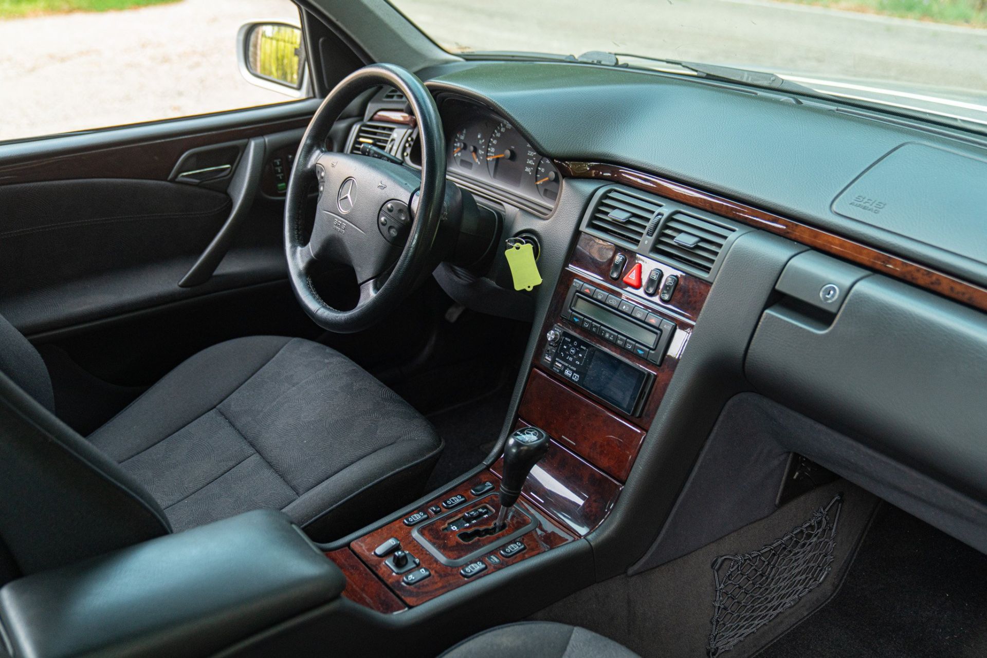 2000 MERCEDES-BENZ E430 V8