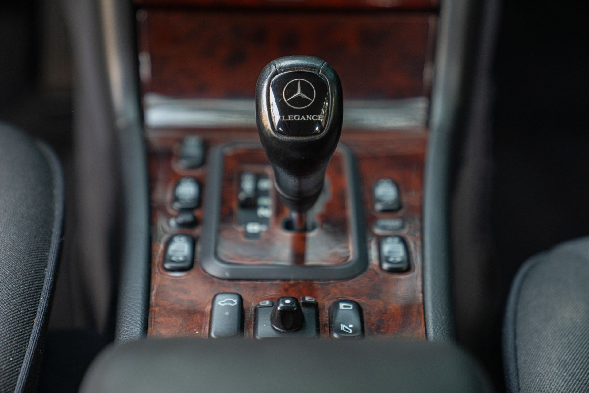 2000 MERCEDES-BENZ E430 V8