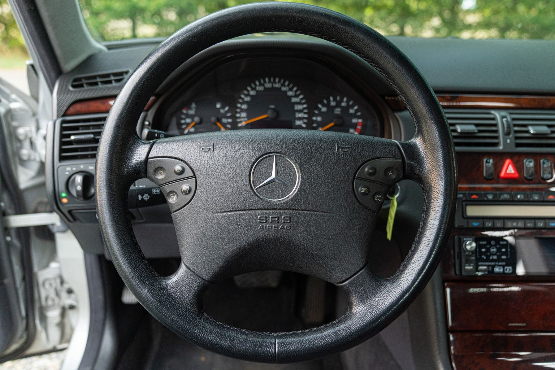 2000 MERCEDES-BENZ E430 V8