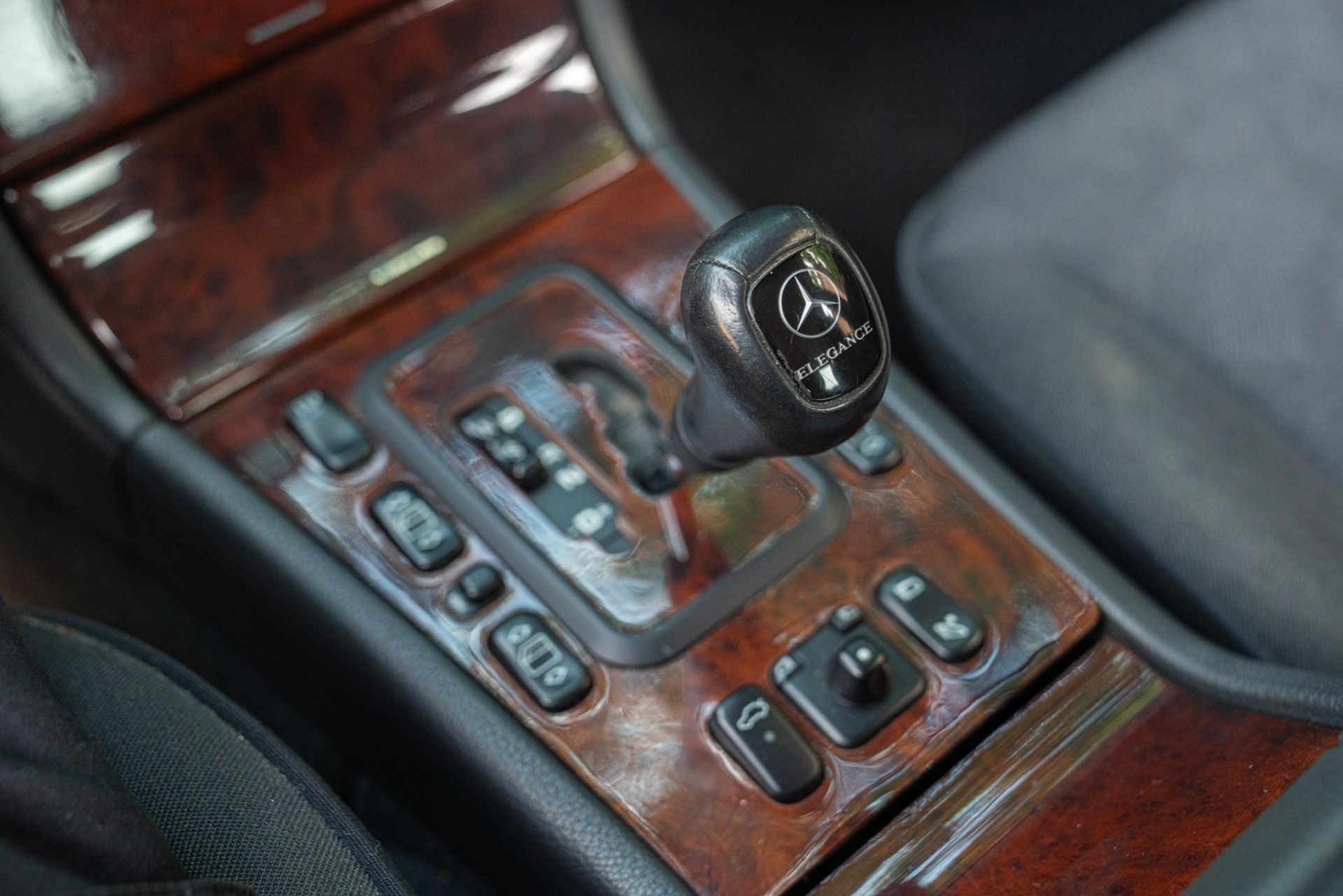 2000 MERCEDES-BENZ E430 V8