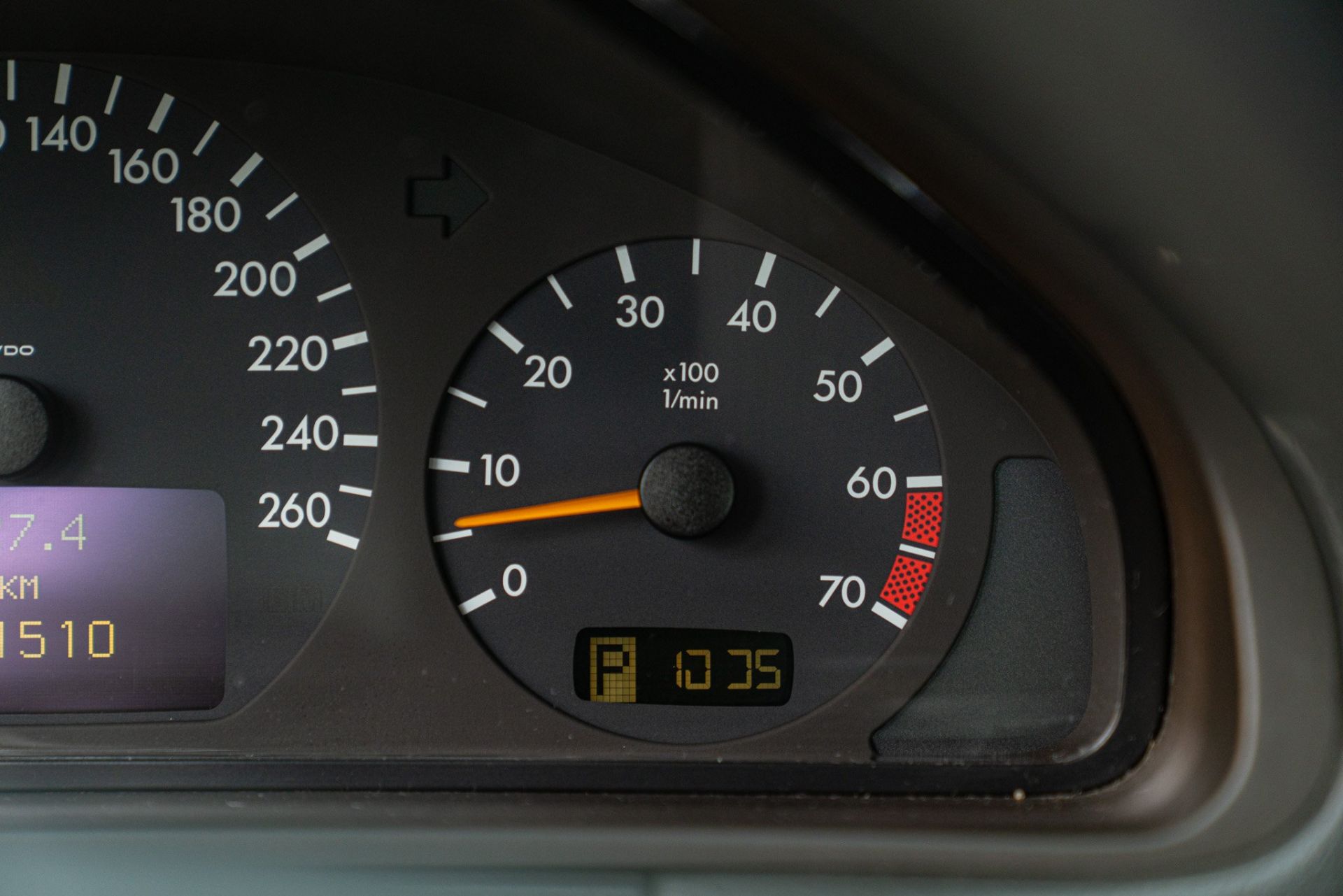2000 MERCEDES-BENZ E430 V8
