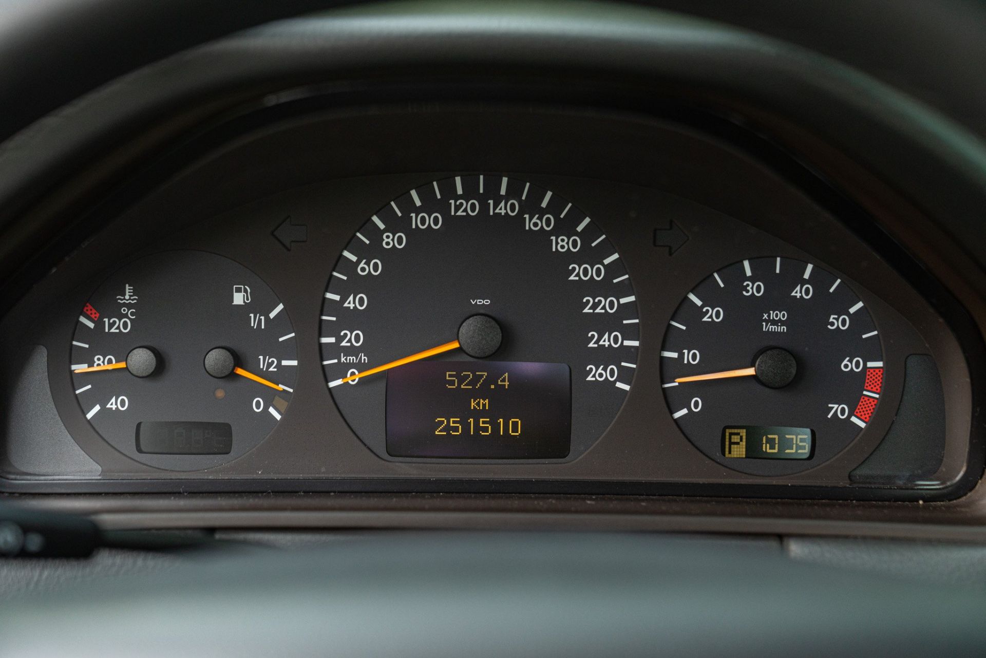 2000 MERCEDES-BENZ E430 V8