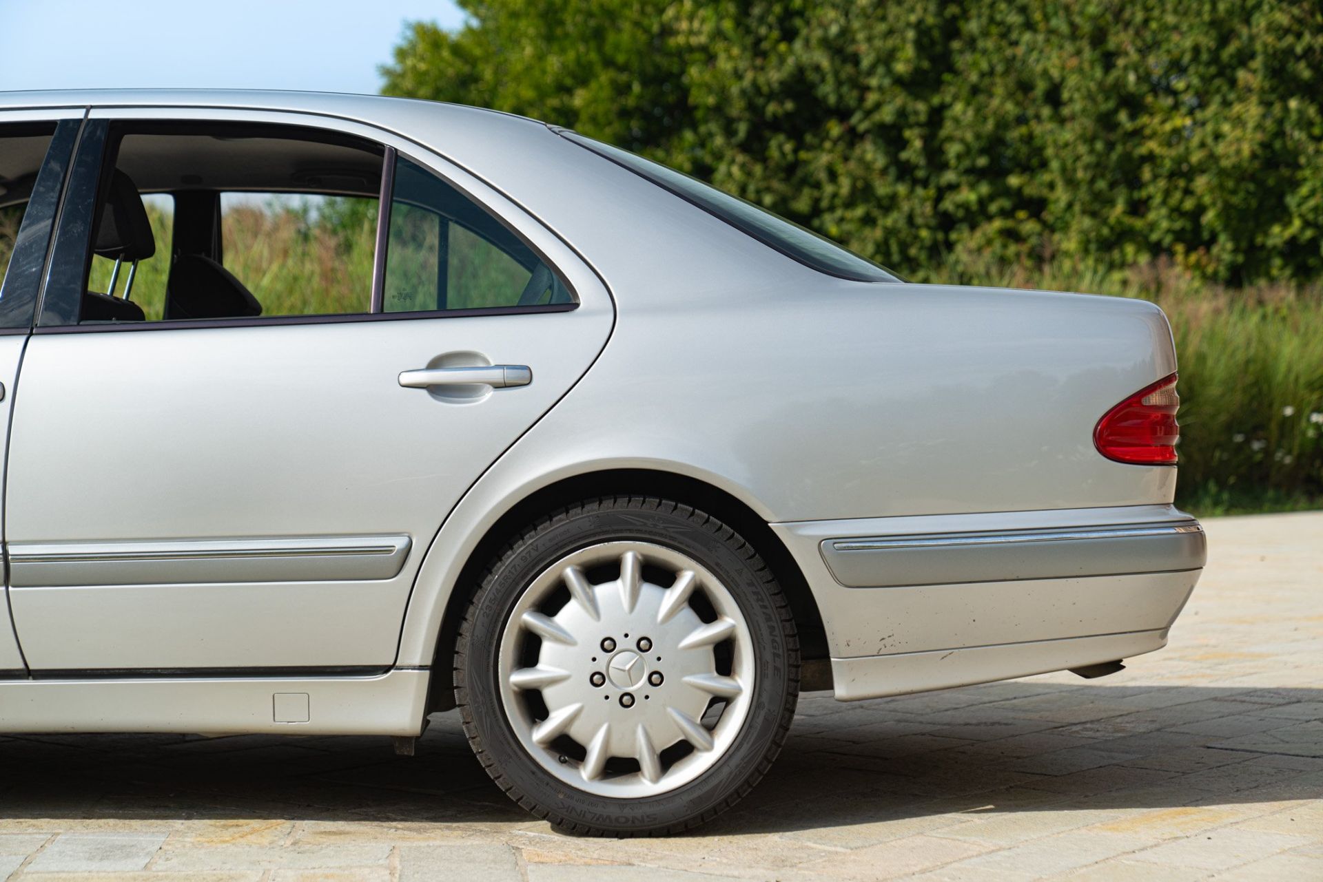 2000 MERCEDES-BENZ E430 V8