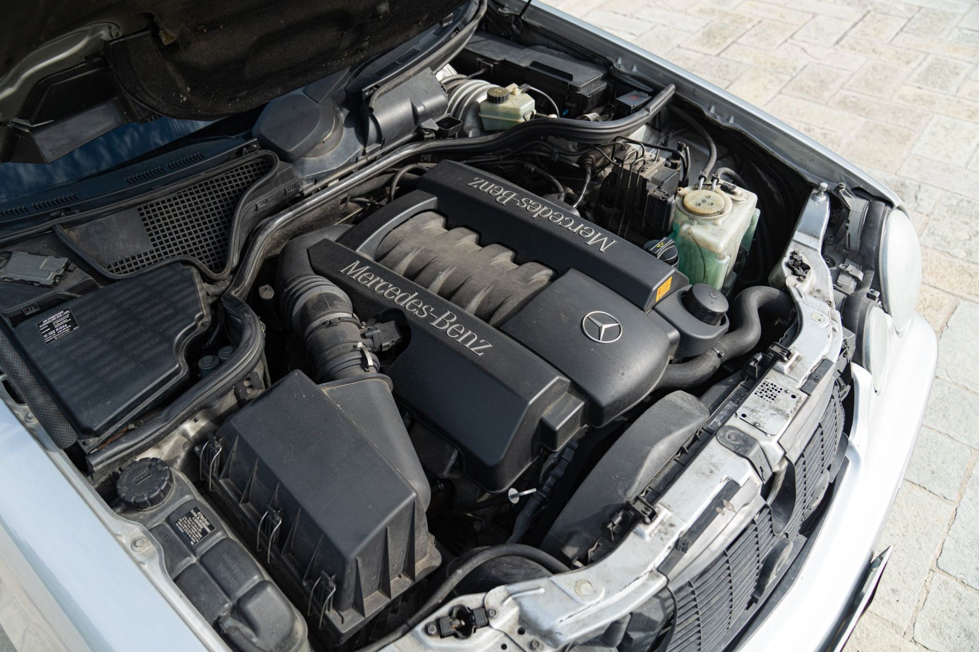 2000 MERCEDES-BENZ E430 V8