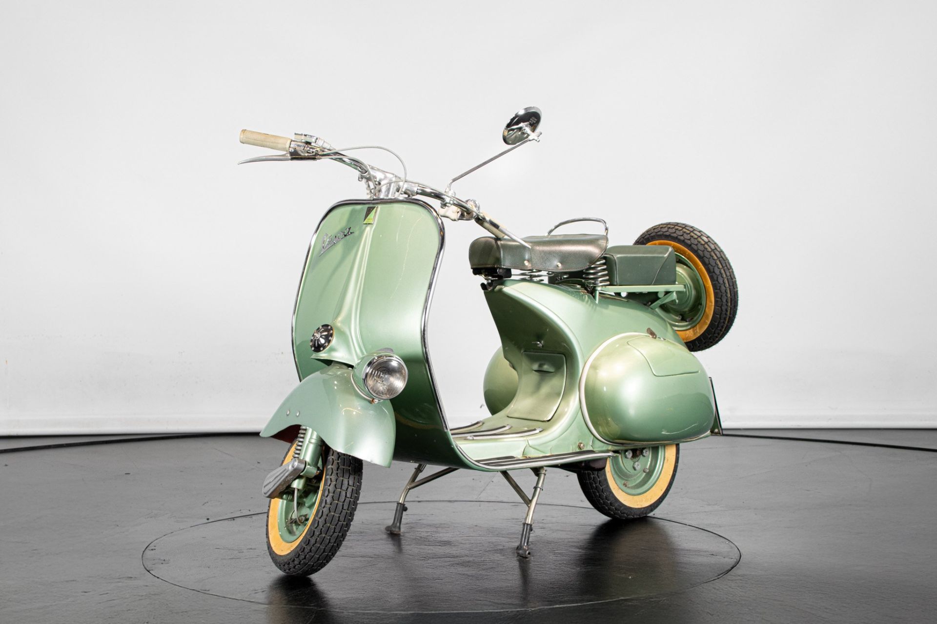 1951 PIAGGIO VESPA V31T "FARO BASSO"