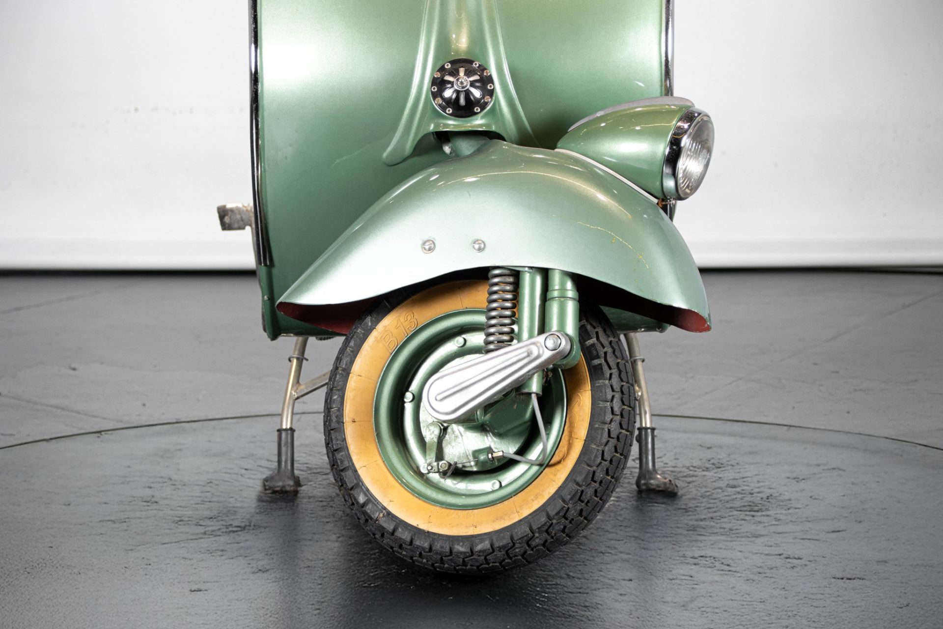 1951 PIAGGIO VESPA V31T "FARO BASSO"
