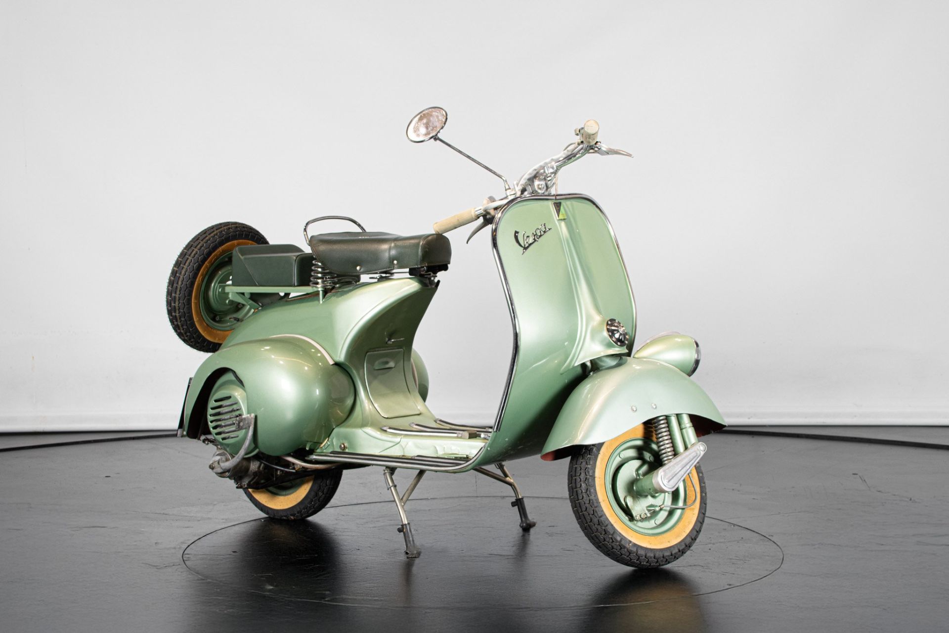 1951 PIAGGIO VESPA V31T "FARO BASSO"