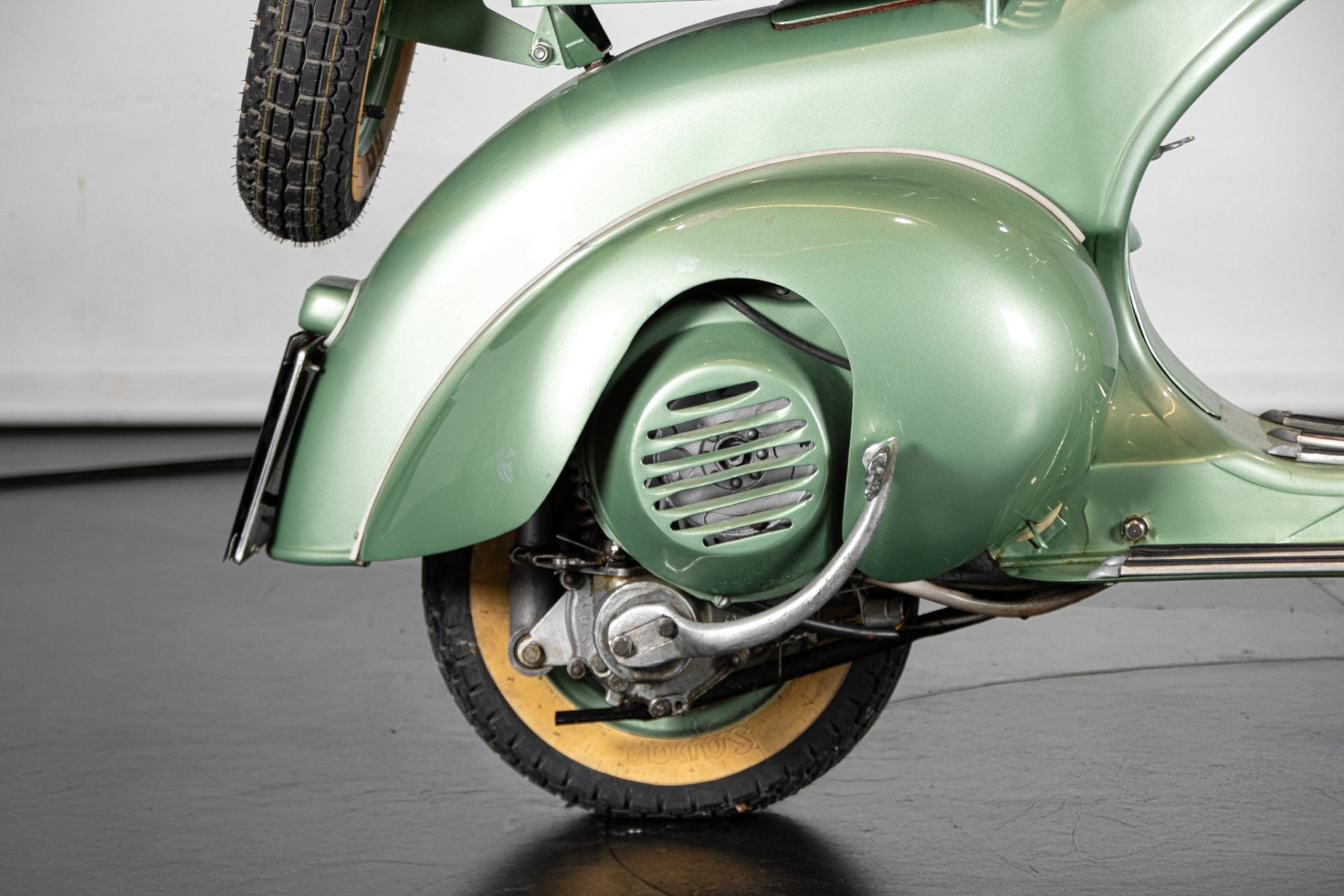 1951 PIAGGIO VESPA V31T "FARO BASSO"