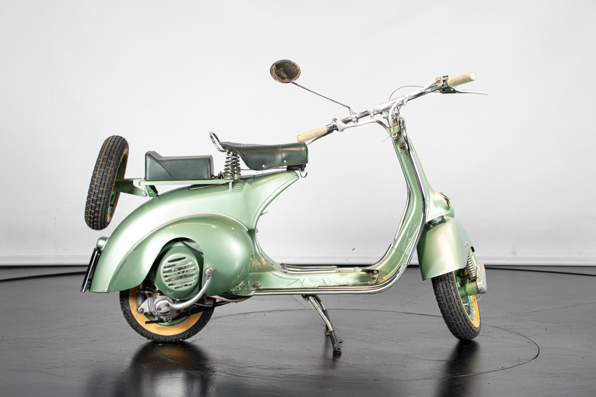 1951 PIAGGIO VESPA V31T "FARO BASSO"
