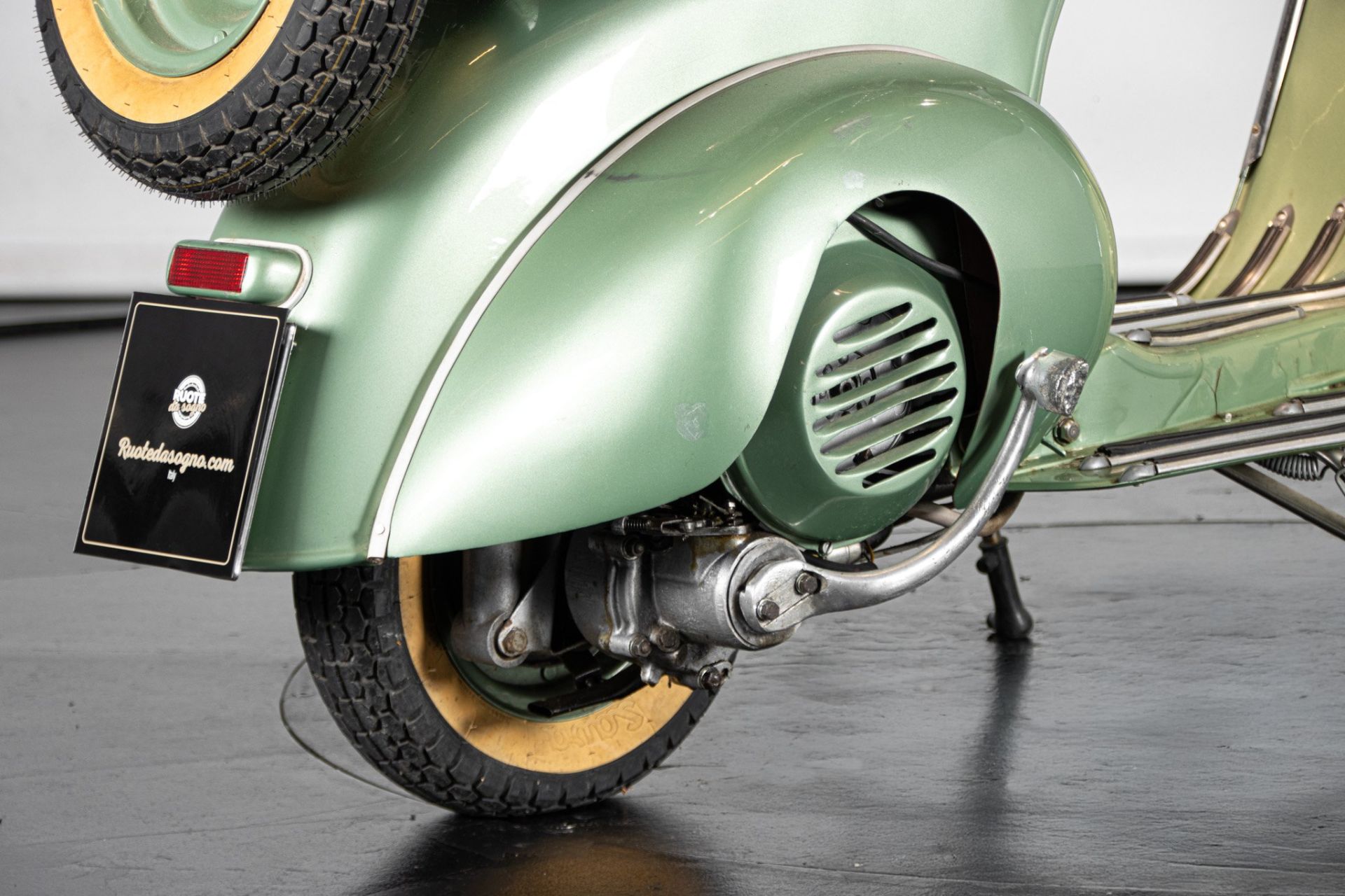 1951 PIAGGIO VESPA V31T "FARO BASSO"