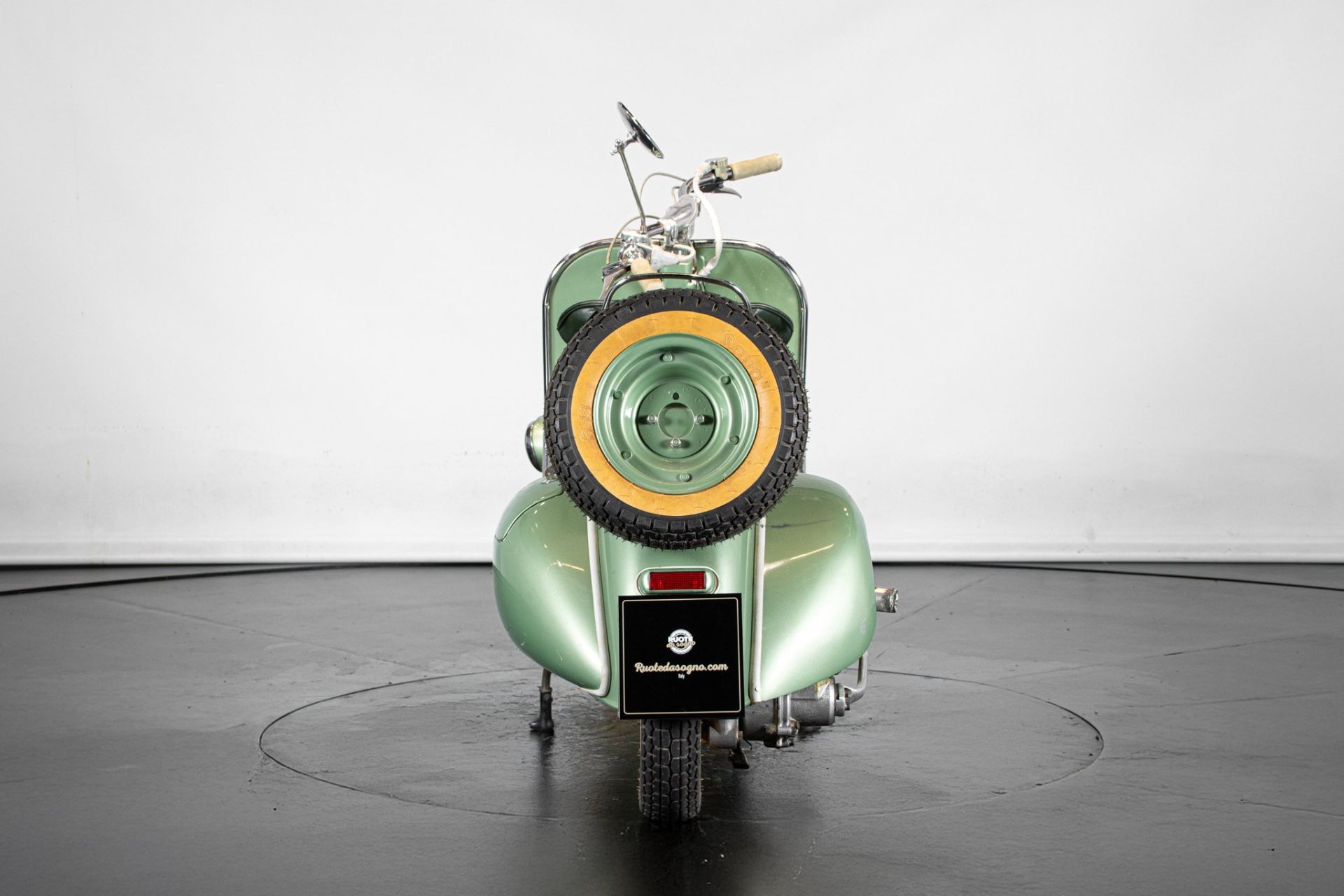 1951 PIAGGIO VESPA V31T "FARO BASSO"