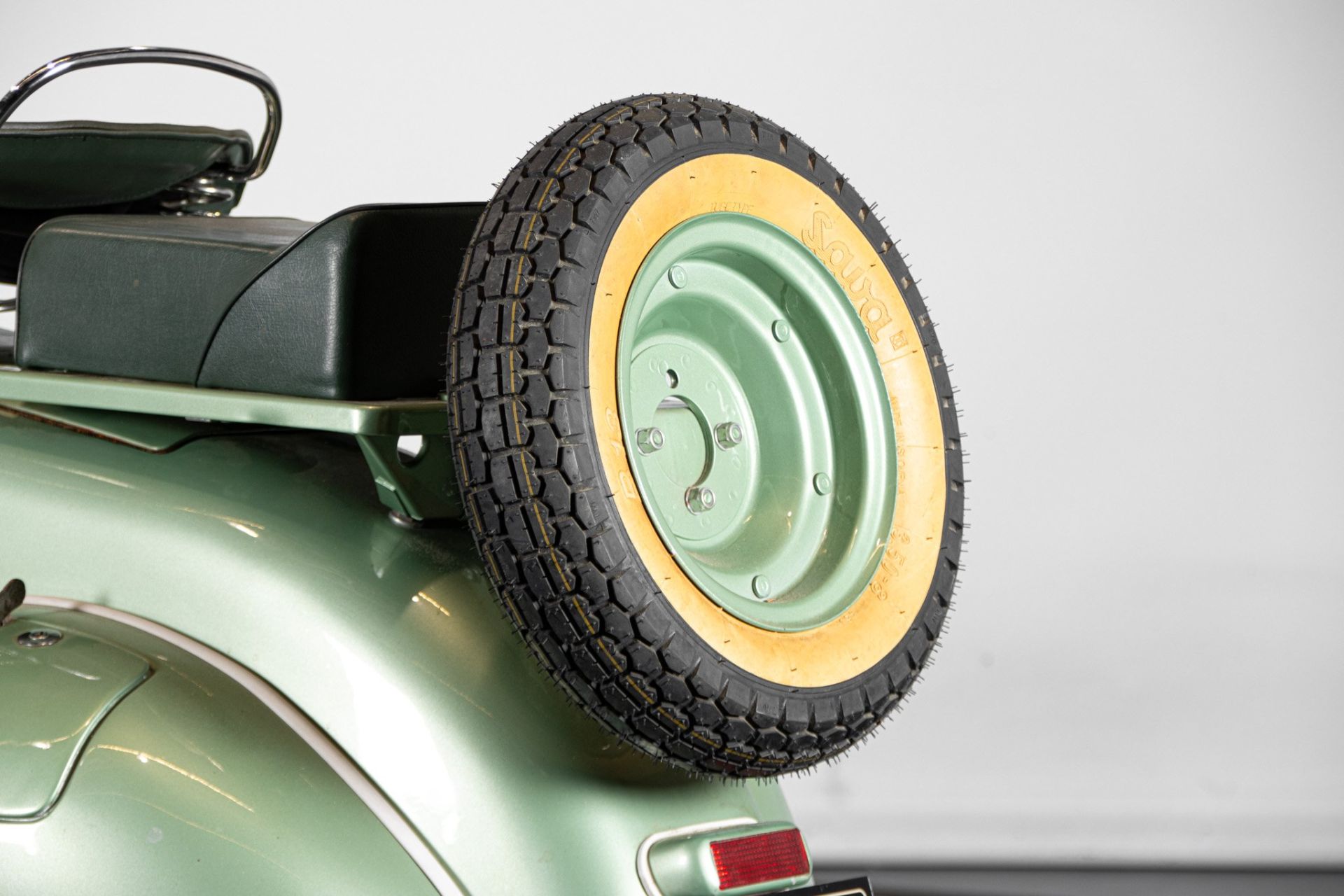 1951 PIAGGIO VESPA V31T "FARO BASSO"