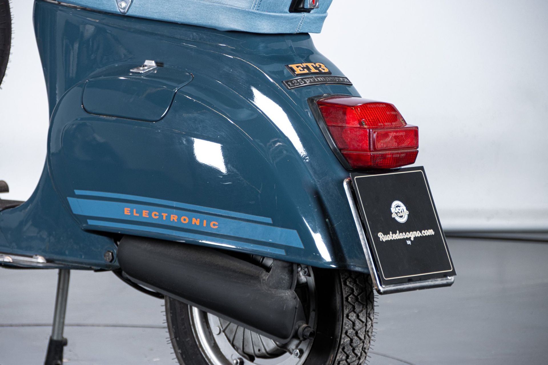 1977 VESPA ET3 125 PRIMAVERA JEANS