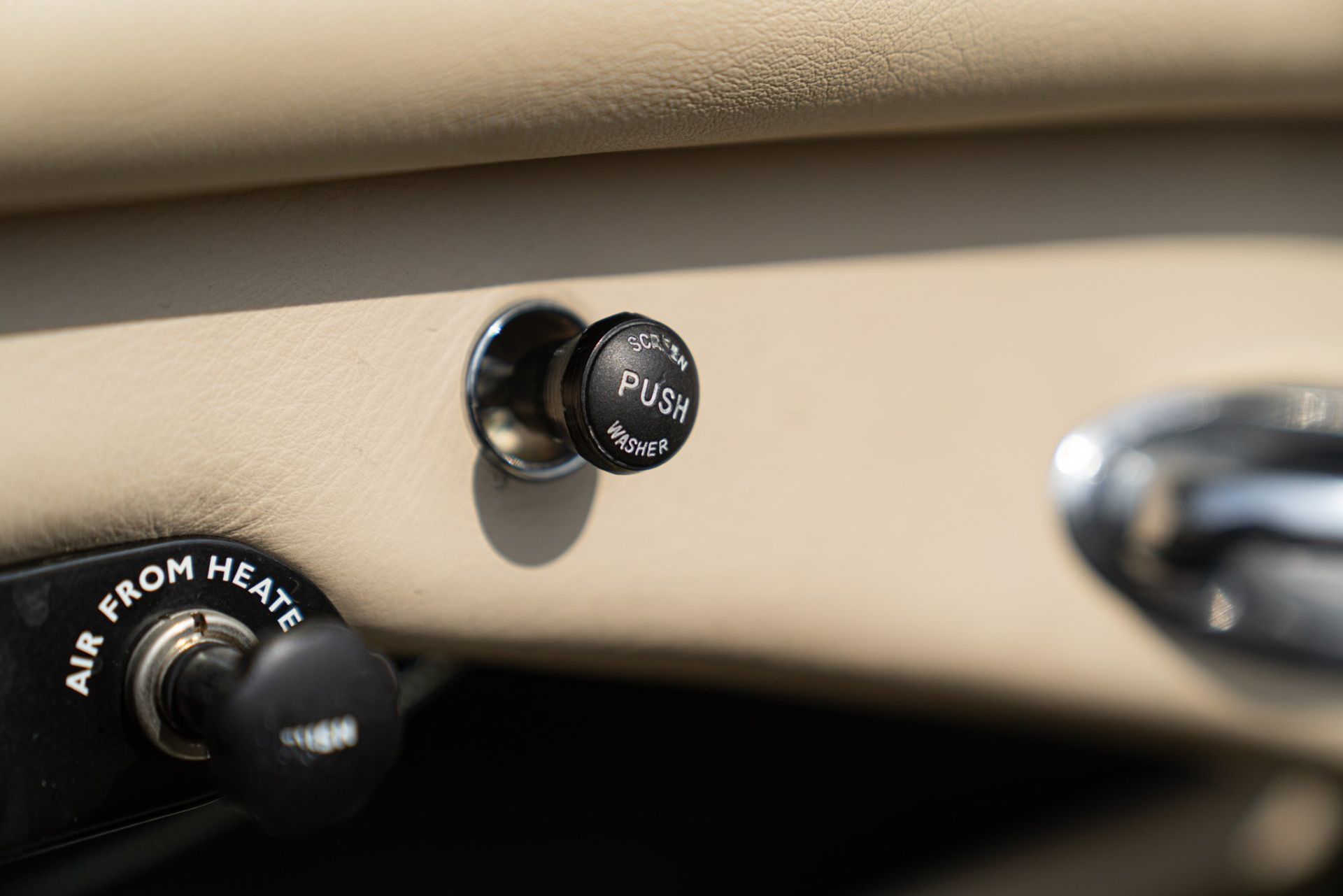 1957 AUSTIN HEALEY 100/6 BN4