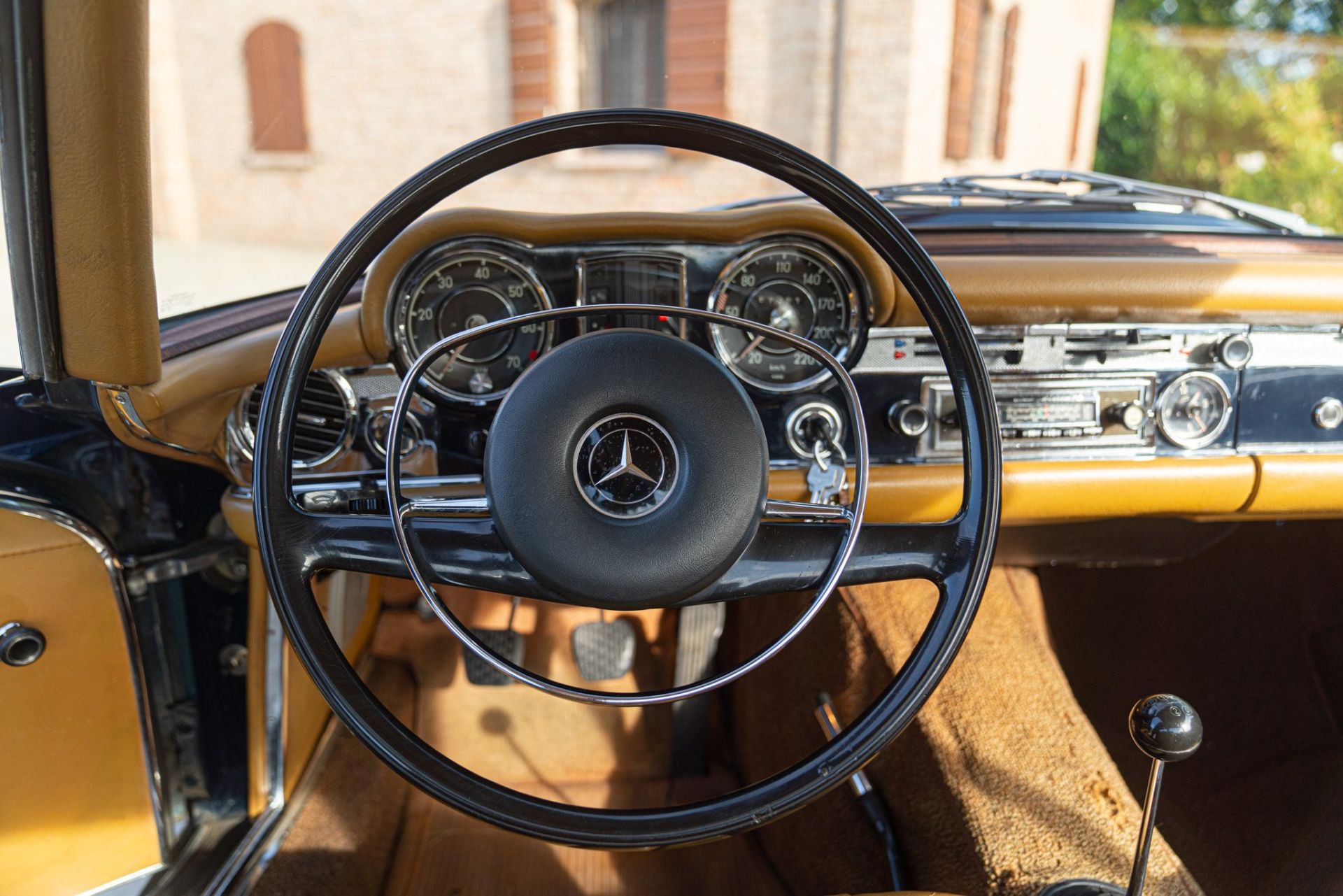 1969 MERCEDES-BENZ 280 SL