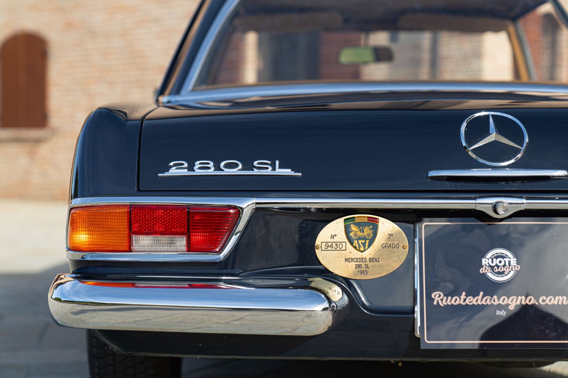 1969 MERCEDES-BENZ 280 SL