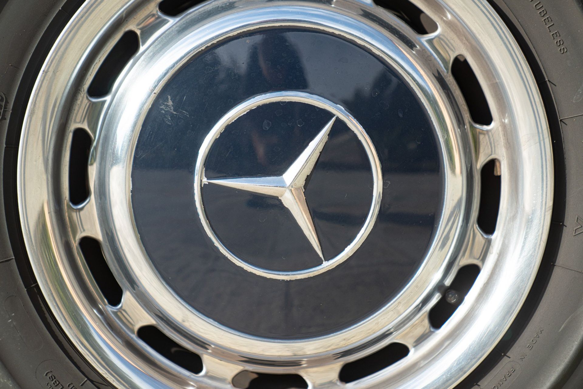 1969 MERCEDES-BENZ 280 SL