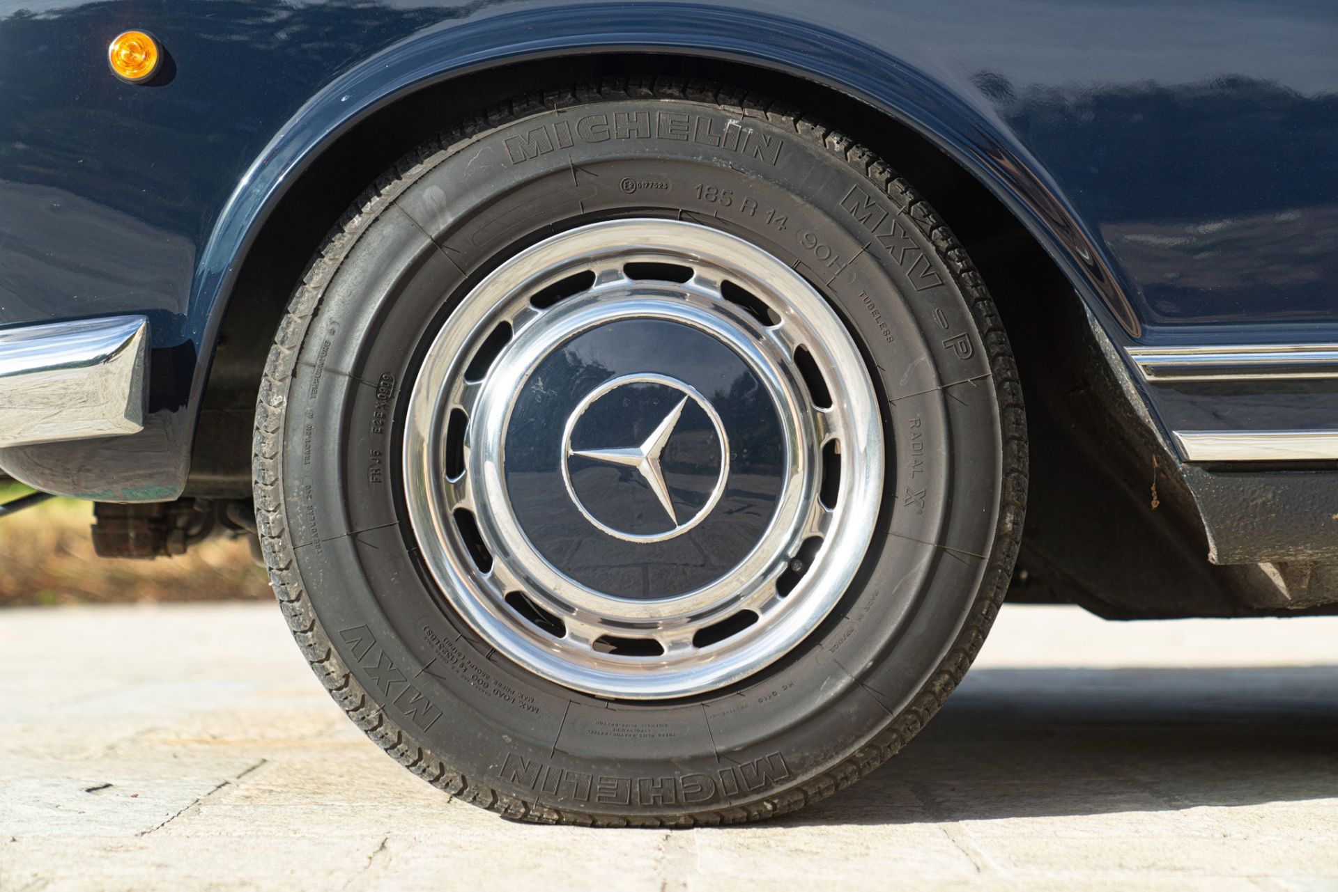 1969 MERCEDES-BENZ 280 SL