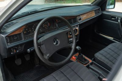1991 MERCEDES-BENZ 190 E 1.8