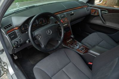 2000 MERCEDES-BENZ E430 V8