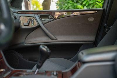 2000 MERCEDES-BENZ E430 V8
