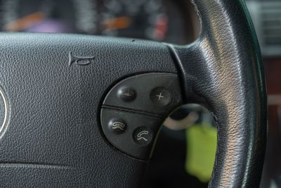 2000 MERCEDES-BENZ E430 V8