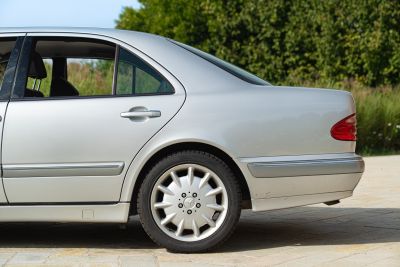 2000 MERCEDES-BENZ E430 V8