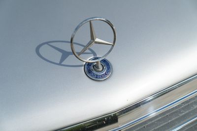 2000 MERCEDES-BENZ E430 V8