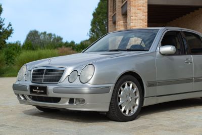 2000 MERCEDES-BENZ E430 V8