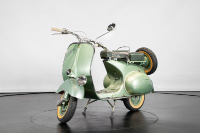 1951 PIAGGIO VESPA V31T "FARO BASSO"