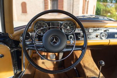 1969 MERCEDES-BENZ 280 SL