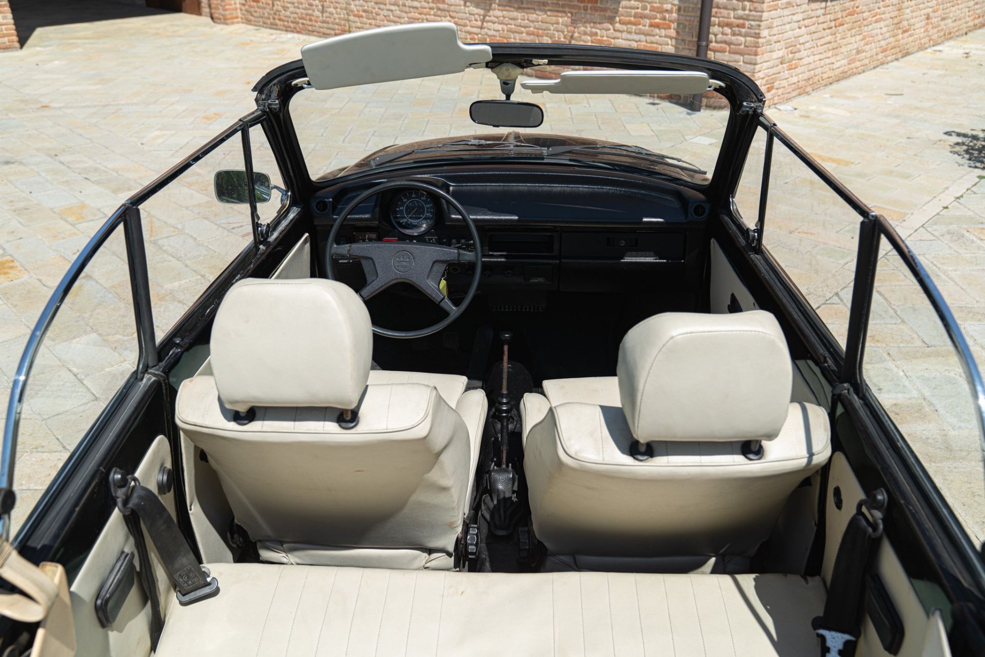1975 VOLKSWAGEN MAGGIOLONE CABRIOLET 1303