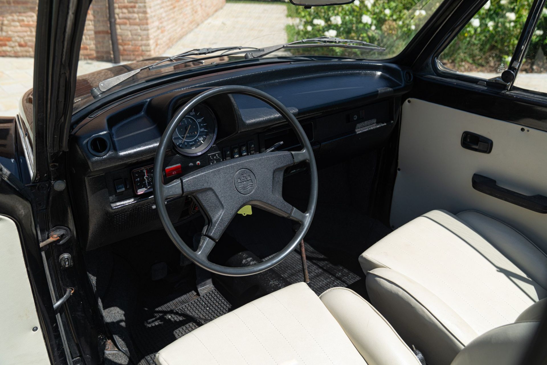 1975 VOLKSWAGEN MAGGIOLONE CABRIOLET 1303