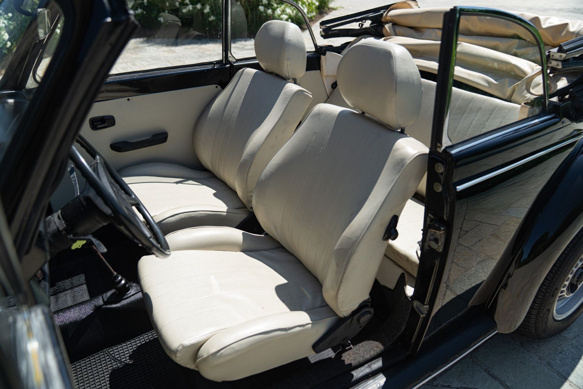 1975 VOLKSWAGEN MAGGIOLONE CABRIOLET 1303