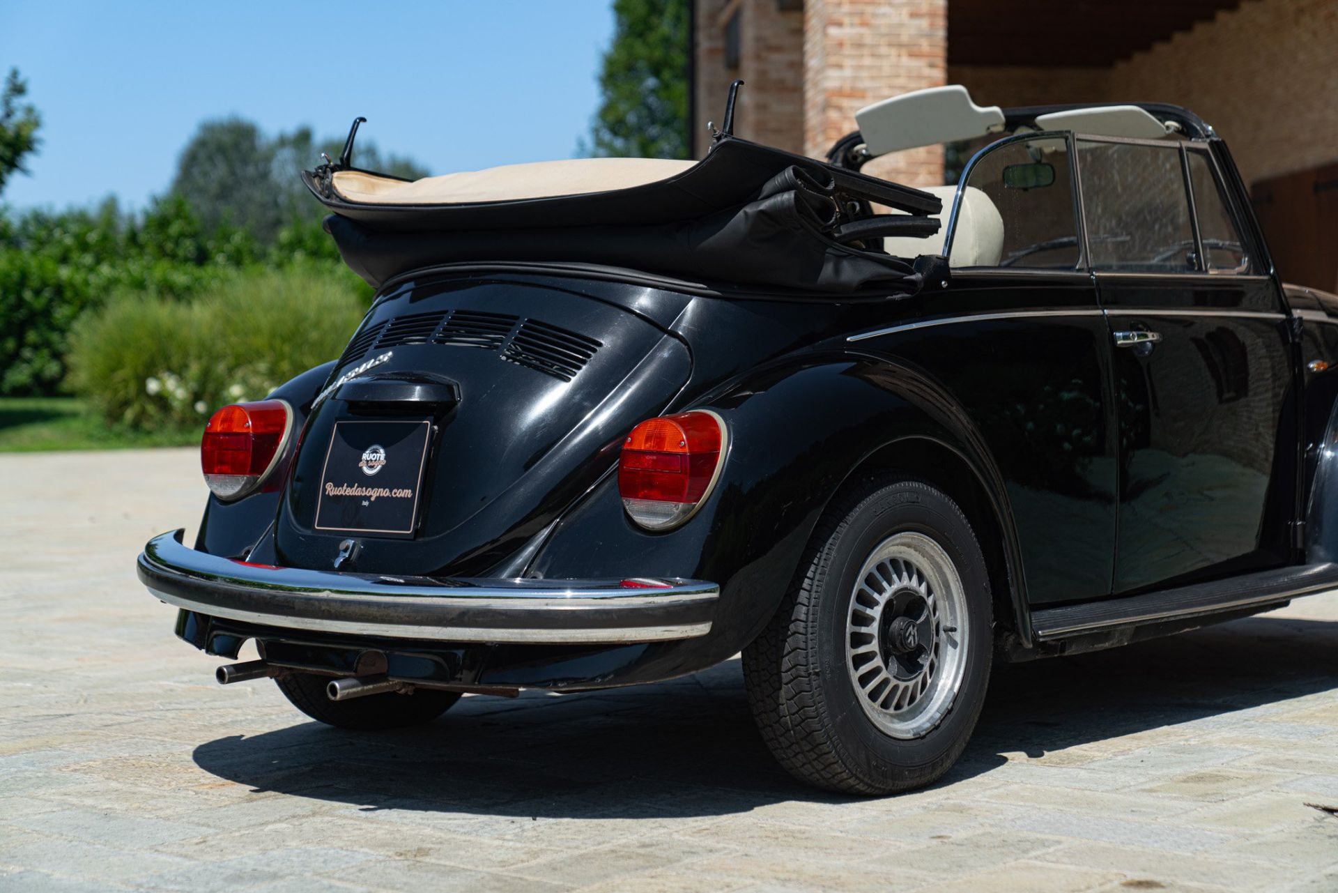 1975 VOLKSWAGEN MAGGIOLONE CABRIOLET 1303