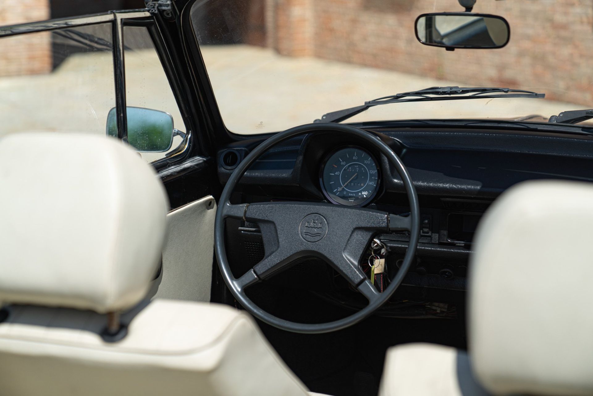 1975 VOLKSWAGEN MAGGIOLONE CABRIOLET 1303