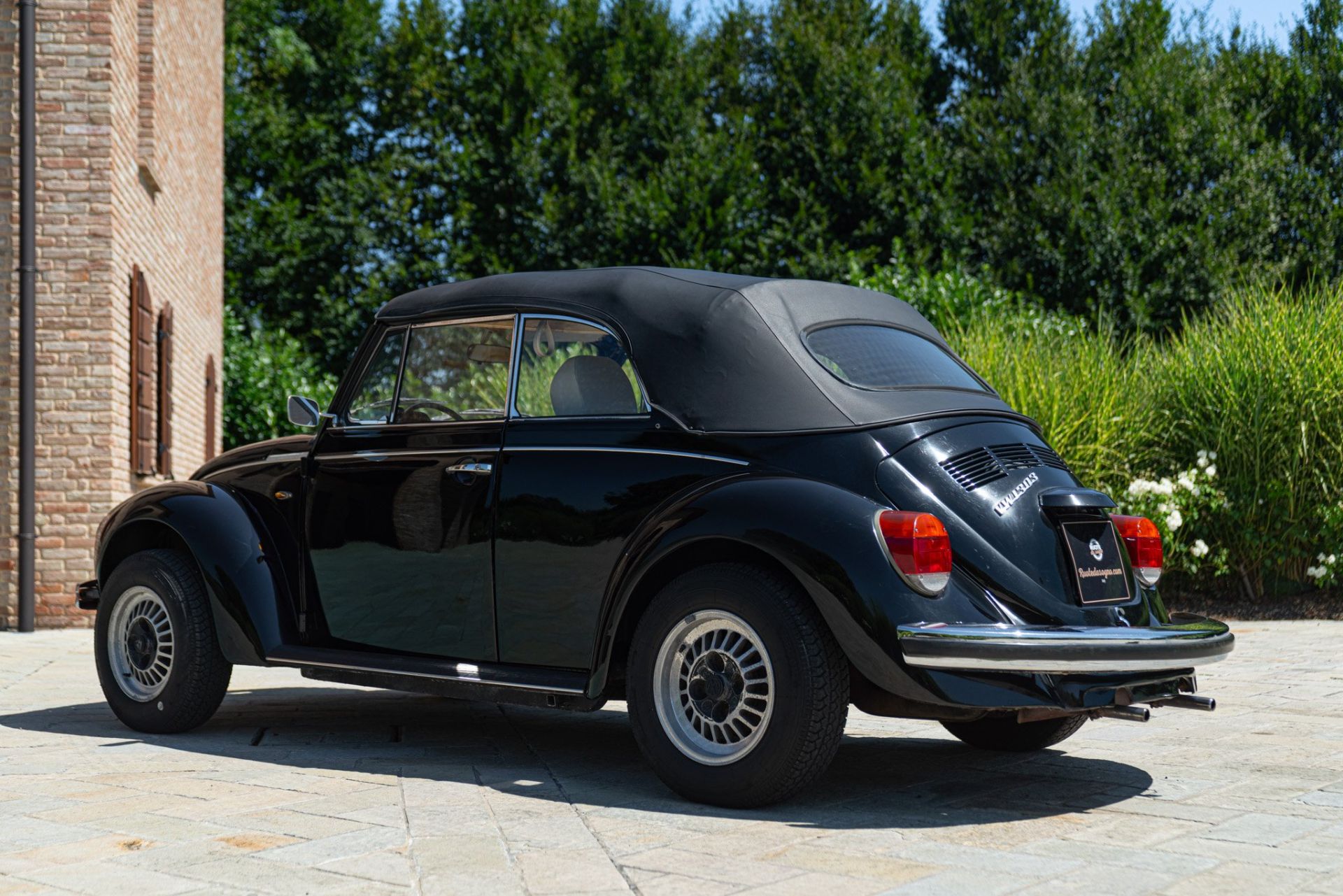 1975 VOLKSWAGEN MAGGIOLONE CABRIOLET 1303